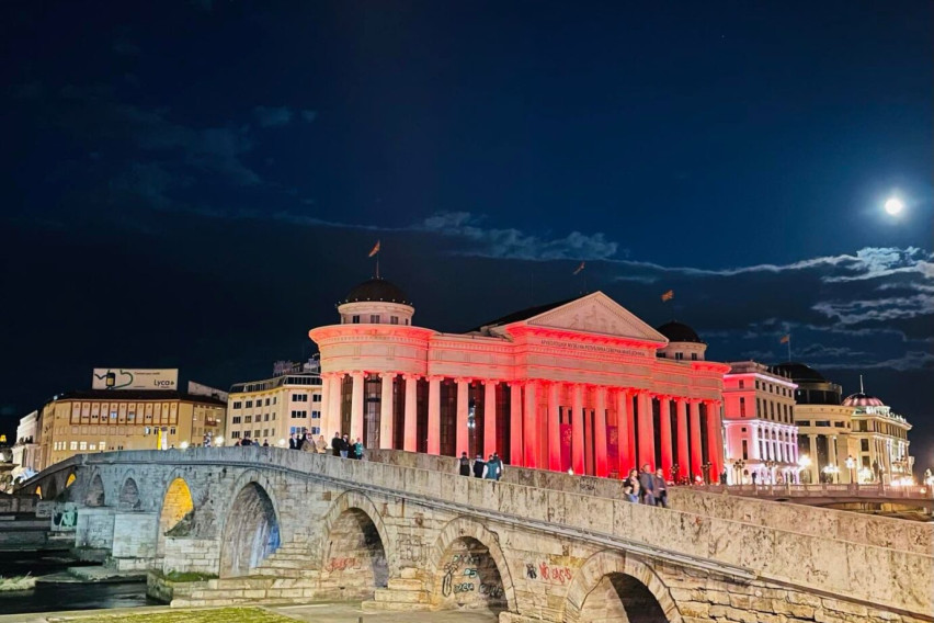 Археолошкиот музеј беше осветлен со црвено светло по повод Светскиот ден за борба против туберкулозата – 24 март